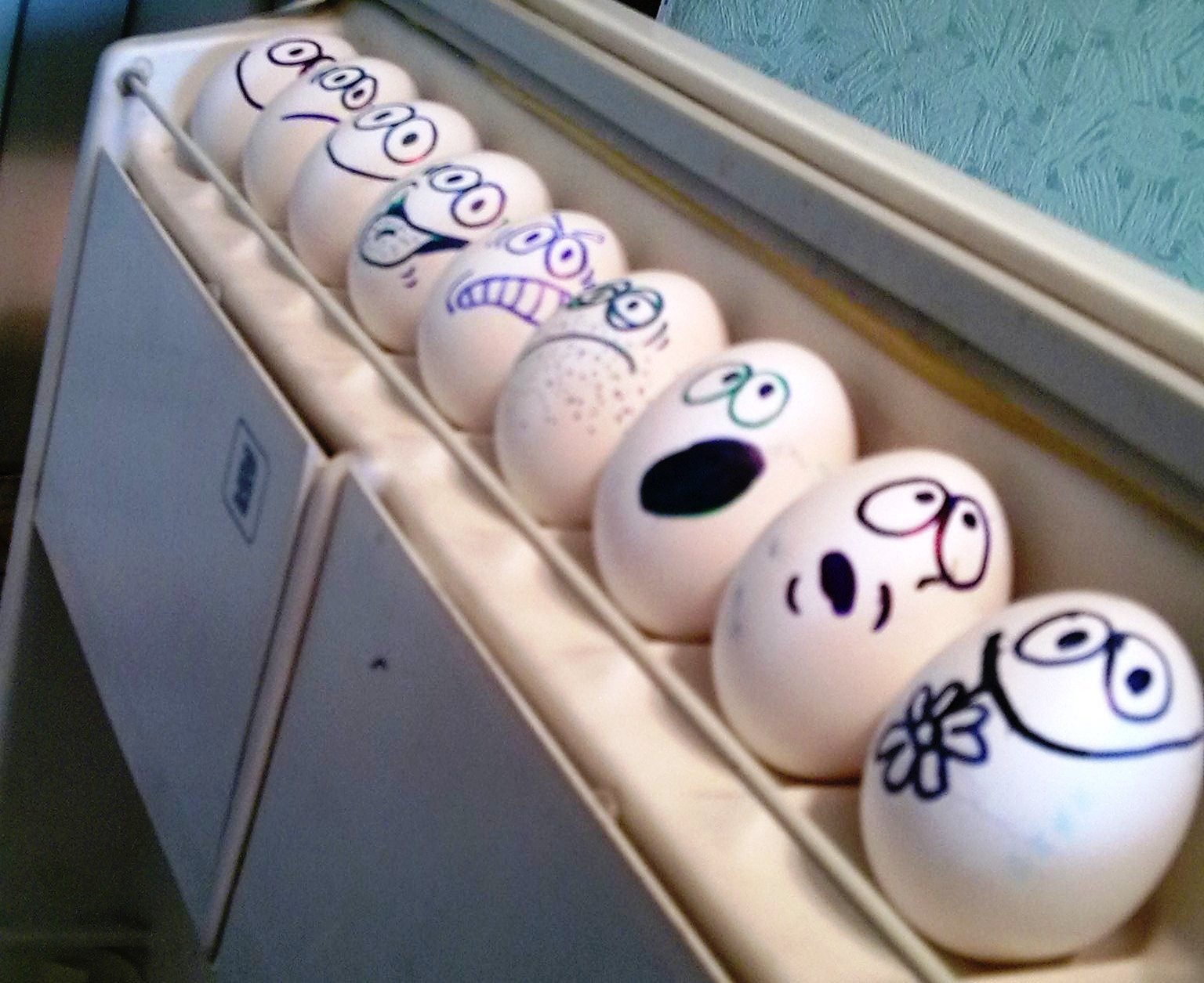 Веселые яйца