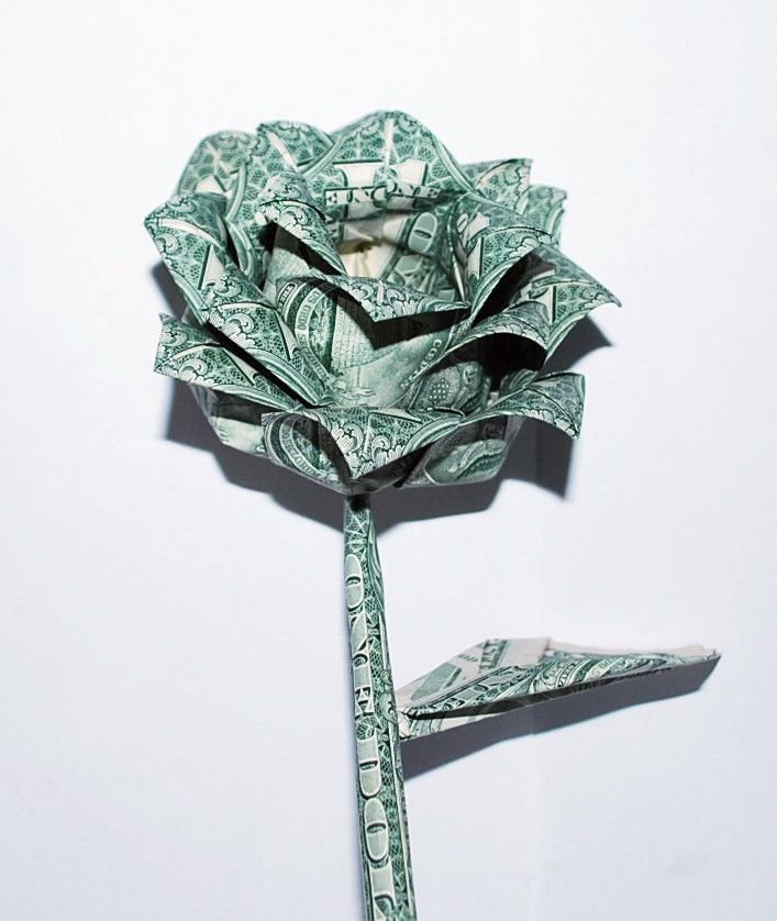 Лепесток в купюре. Фигурки из купюр. Цветок из купюры. Оригами из денег цветок.