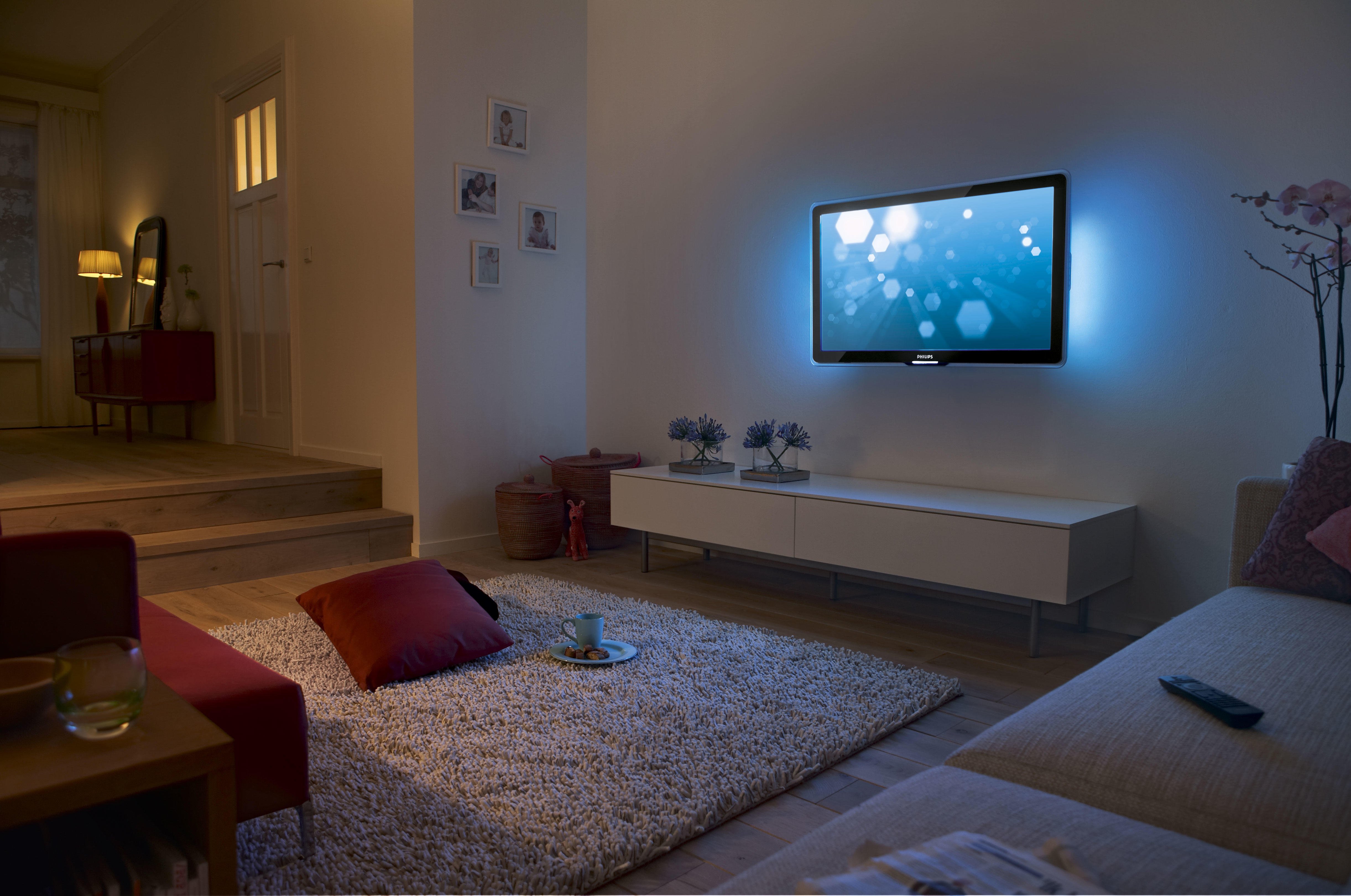 Комната с телевизором. Телевизор в доме. Комната с диваном и телевизором. Комната с теликом. My room tv