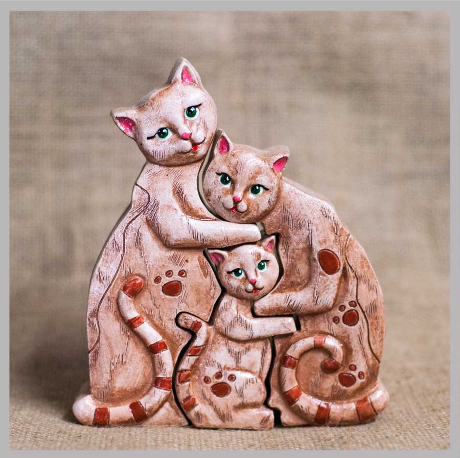 Сувениры котики. Статуэтка семья котов. Сувениры из глины. Глиняные фигурки. Котик из глины.
