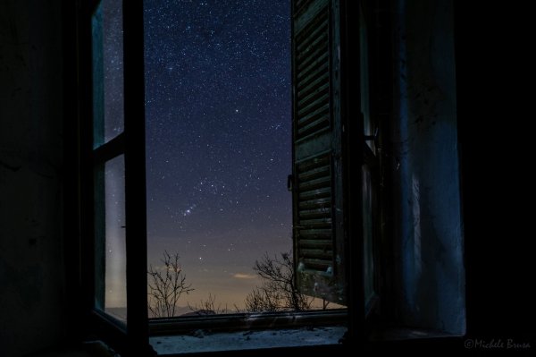 Ночное окно фон (43 фото)
