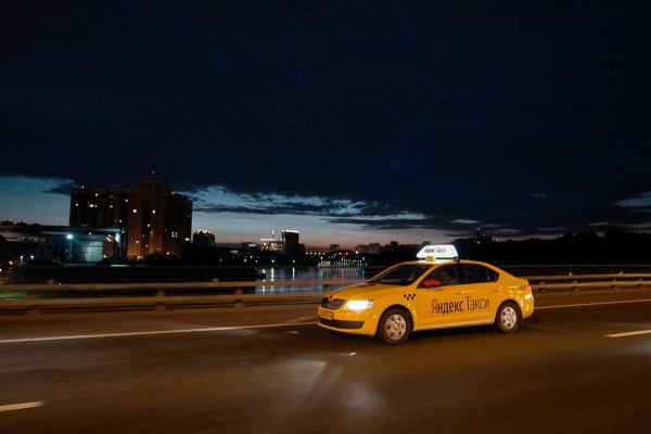 Такси на фоне города (45 фото)