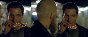 Курящий Метью Макконахи