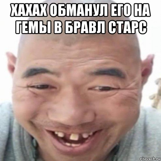 Танцор лысый в клубе