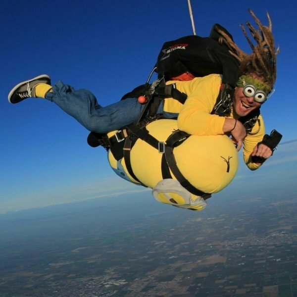 Смешной парашютист