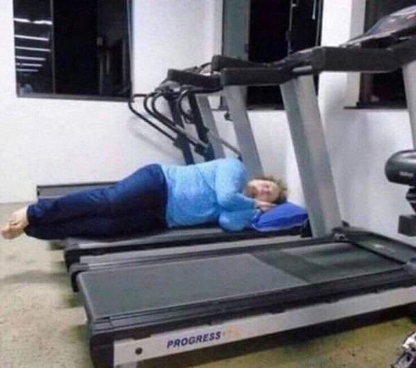 Уснул на беговой дорожке
