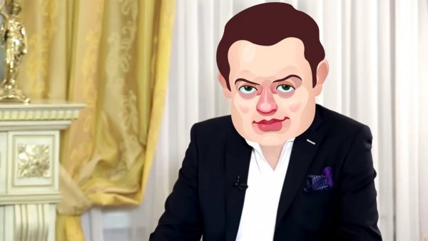 Евгений Понасенков улыбается