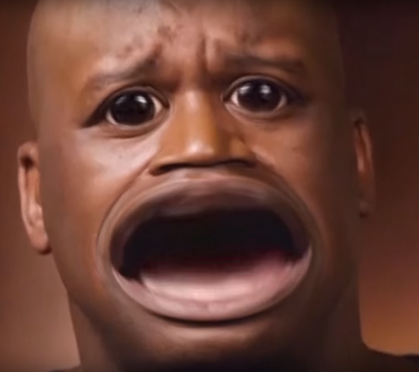 Афроамериканец кричит