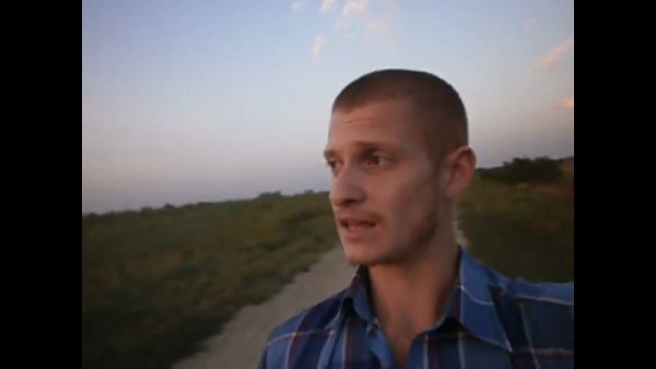 Сергей Симаков идущий к реке