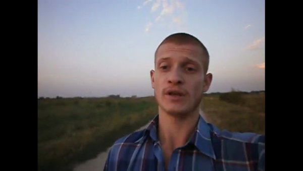 Идущий к реке