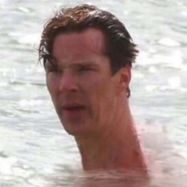 Бенедикт Камбербэтч в воде