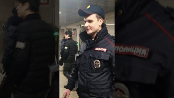 Высокие люди в метро