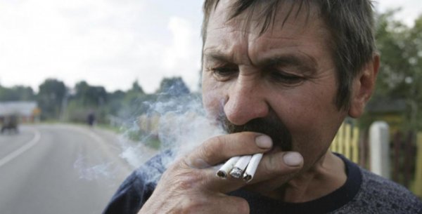 Курящий Метью Макконахи