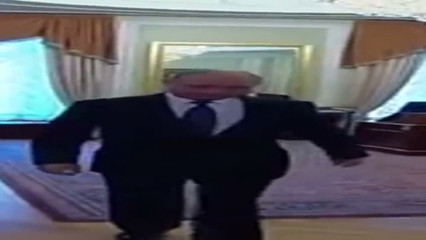 Wide Putin walk