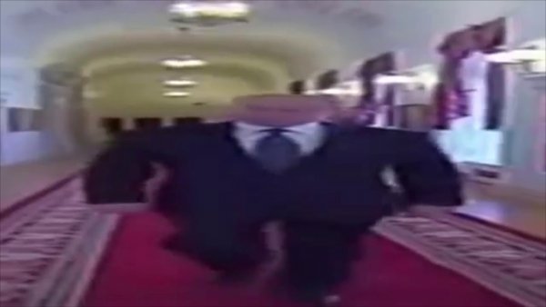 Широкий Путин растянутый