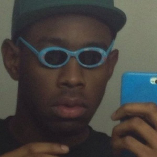 Негр в темных очках