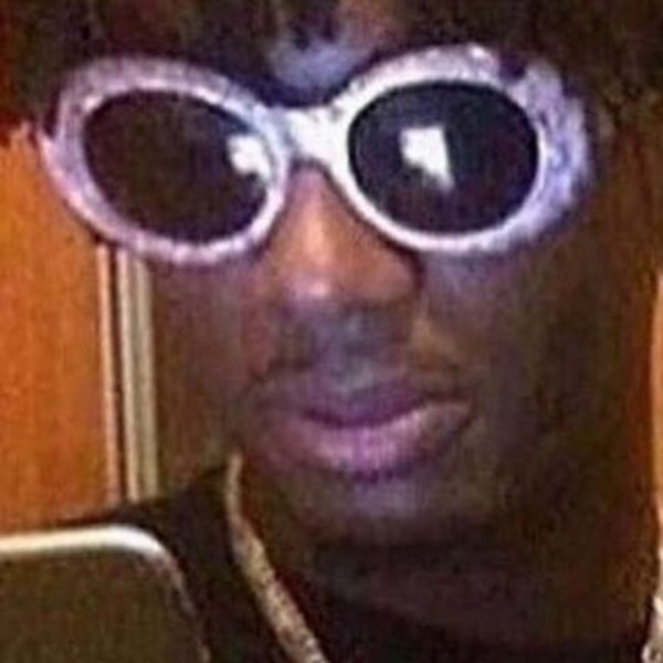 Нигер в очках