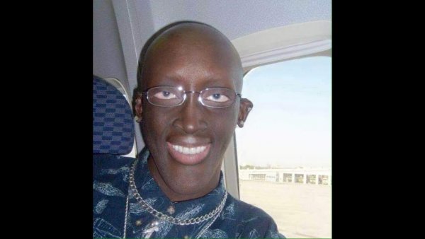 Крутой негр в очках