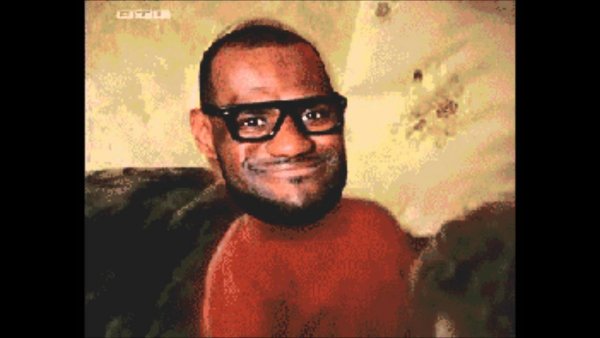 Афроамериканец в очках