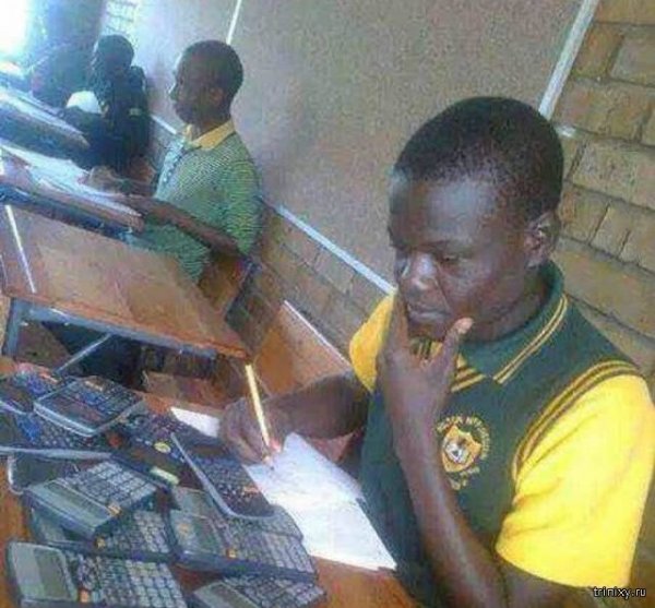 Чувак считает на пальцах