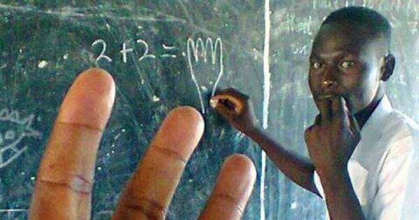 Чернокожий у доски