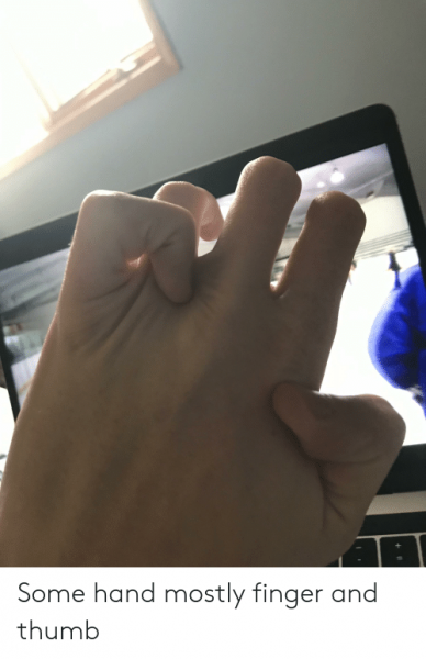 Палец к пальцу Мем