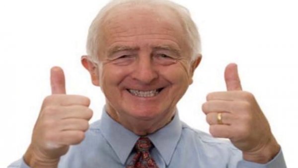 Довольный дед