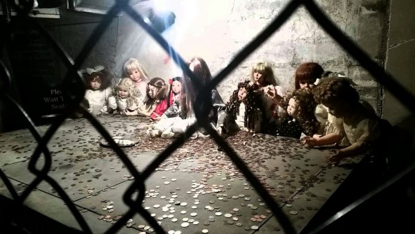 Дети Донбасса в бомбоубежище