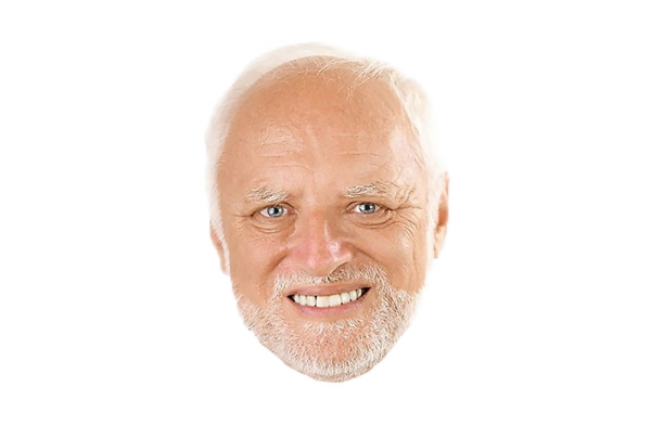 Уиллем Дефо улыбается