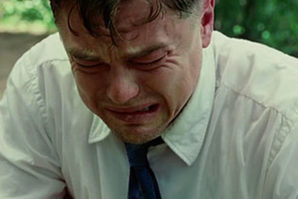 Леонардо ди Каприо плачет