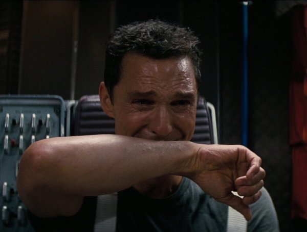 Мэттью Макконахи плачет