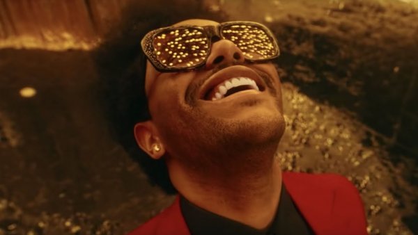 The Weeknd в очках