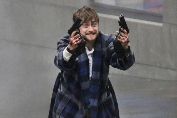 Дэниел Рэдклифф пушки Акимо