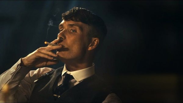 Thomas Shelby smoking