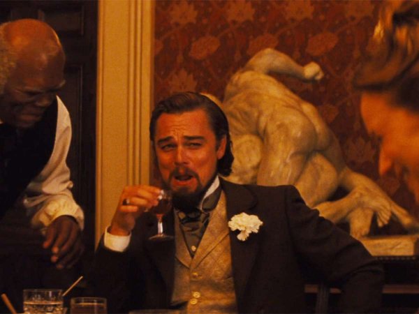 Леонардо ди Каприо Джанго освобожденный с бокалом