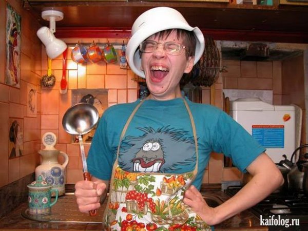 Мужчины на кухне смешные