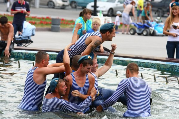 Весёлые десантники