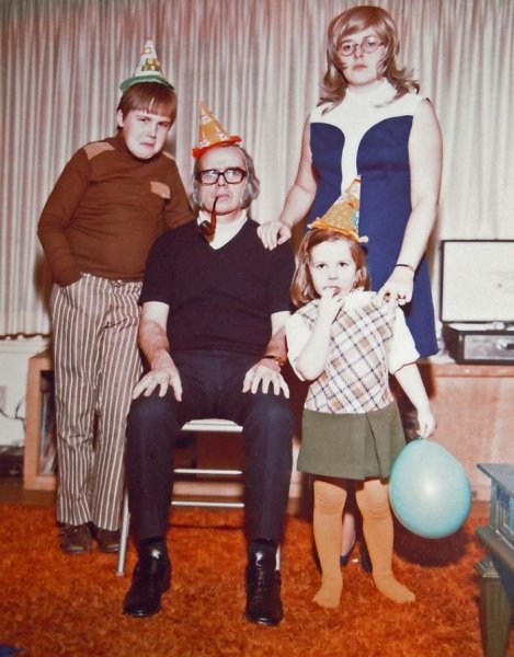 Странная семейка