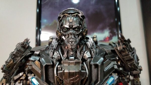 Локдаун трансформеры Прайм