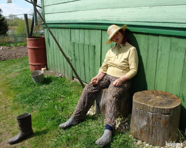 Смешные женщины на даче