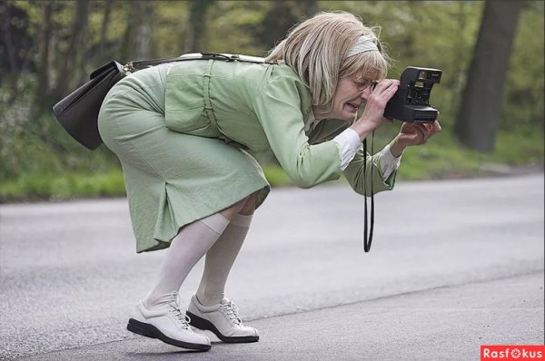 Бабулька с фотоаппаратом