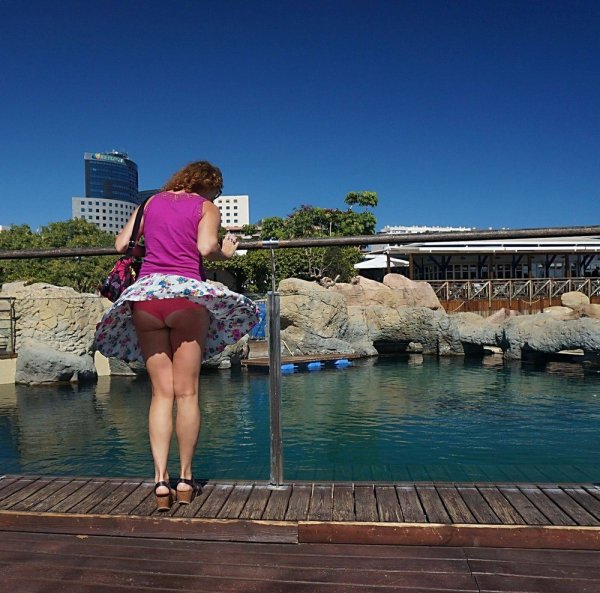 Приколы про девушек