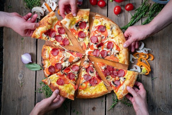 Пицца для большой компании