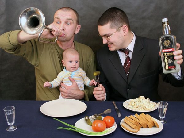 Застолье с алкоголем и детьми