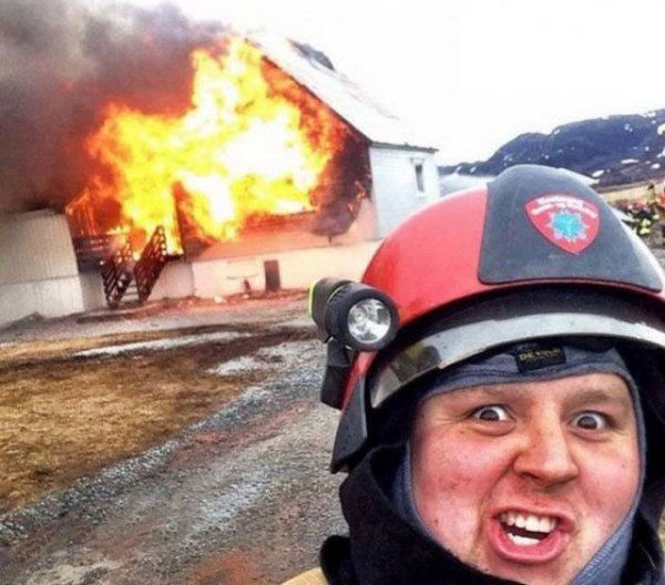 Веселый пожарный