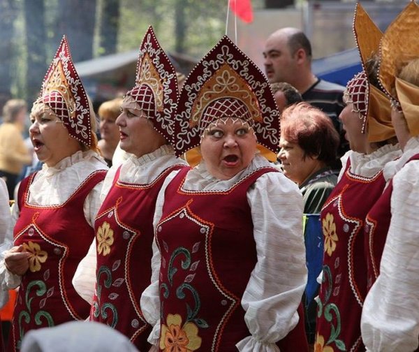 Баба в кокошнике