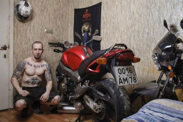 Мотоцикл в квартире прикол