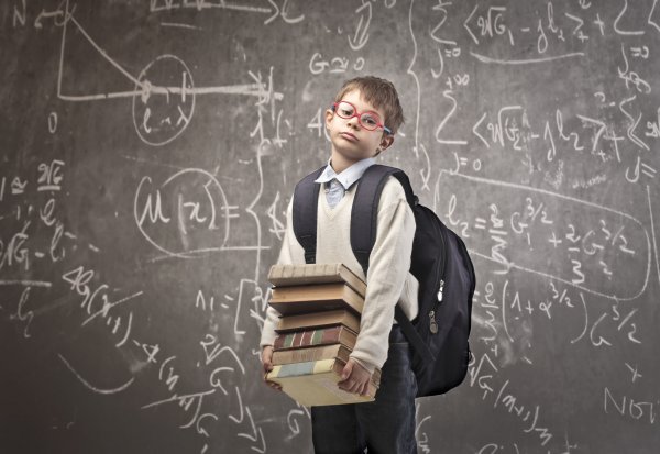 Мальчик с портфелем