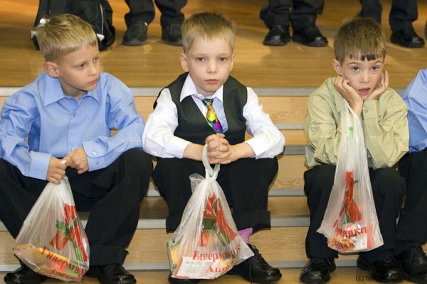 Смешные школьники,первоклашки