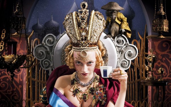 Королева на троне